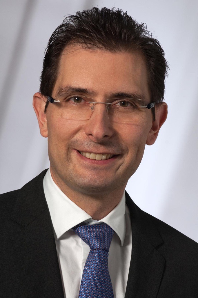 Portrait von Prof. Dr. med. Dr. med. habil. Fritz Hengerer